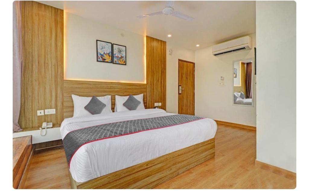 Hotel Sr Grand Gorakhpur Exterior photo